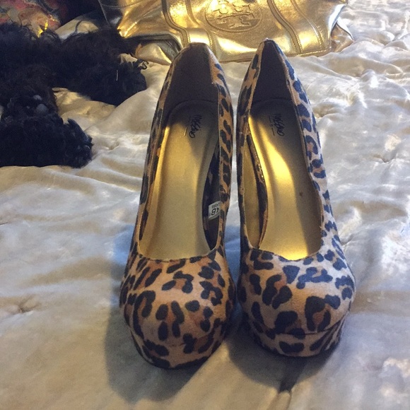 Platform Pumps - Picture 5 of 5